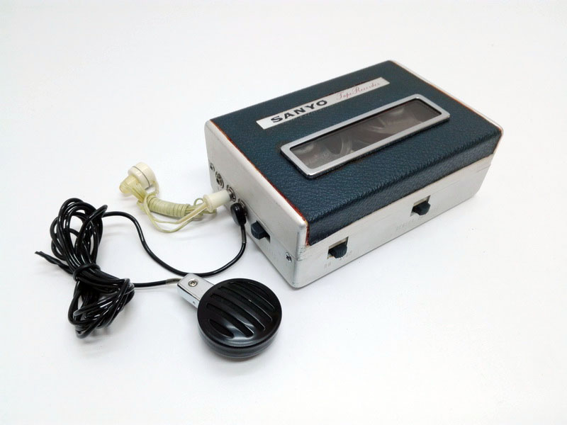 magnetofono grabador portatil sanyo mc1_funda_micro_caja metal piel func. 5x13_8x9_3 1u